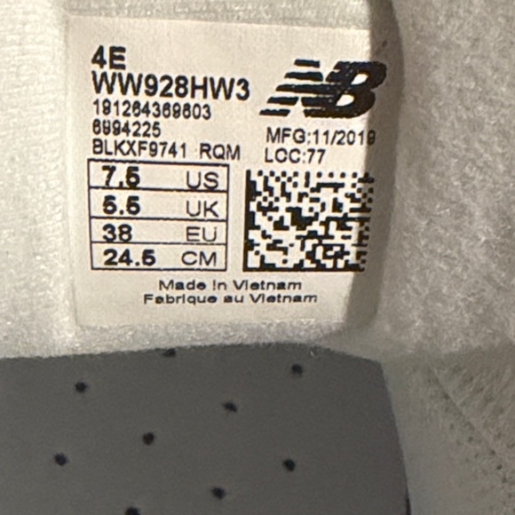 New Balance 928v3 shoes - Picture 8 of 8